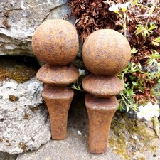 2 OLD VINTAGE CAST IRON WELDABLE GATE FENCE FINIALS GARDEN ART SALVAGE 1.2 KILOS