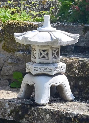 Low pagoda garden ornament - pagoda,