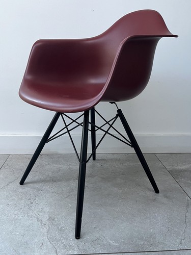 Genuine charles eames - charles,