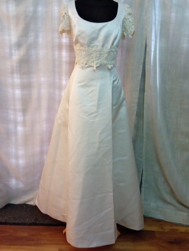 Wedding dress size ivory - wedding,