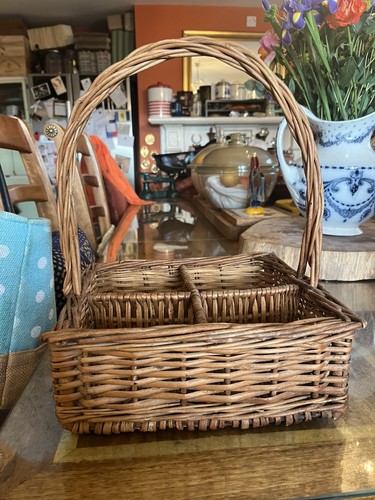 Wicker bottle carrier - carrier, basket
