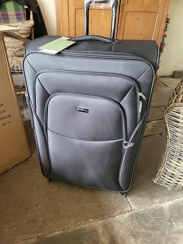 New skyflite 92x59x37 - skyflite, large