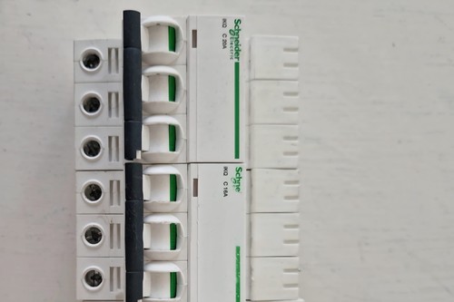Schneider plug phase mcb - 3,