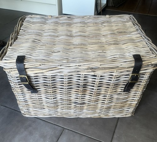 Grey buff rectangular wicker - &,