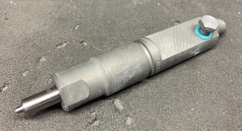 Deutz engine fuel injector - engine,