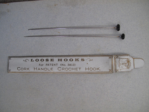 Two vintage crochet hooks - ,