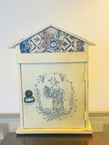 Shabby chic white wood key - shabby,