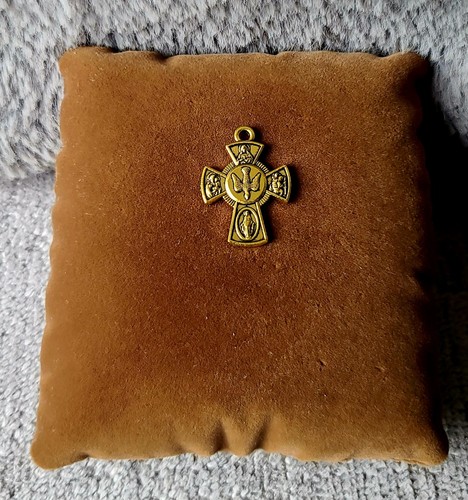 Way catholic cross gold - catholic,