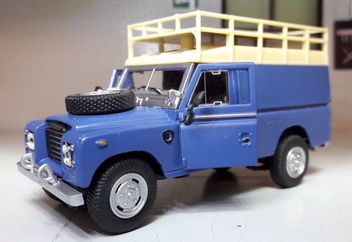 Scale model land rover - scale,