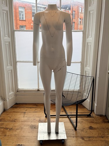 Invisible ghost mannequin - invisible,
