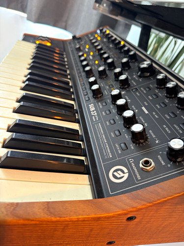 Moog sub analogue - moog, synth