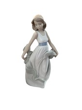 Nao by Lladro Lady figurine