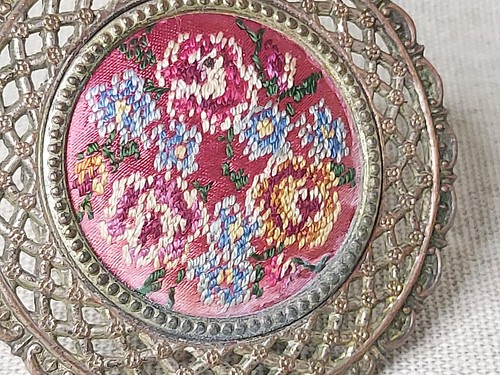 Vintage hand embroidered - hand, &