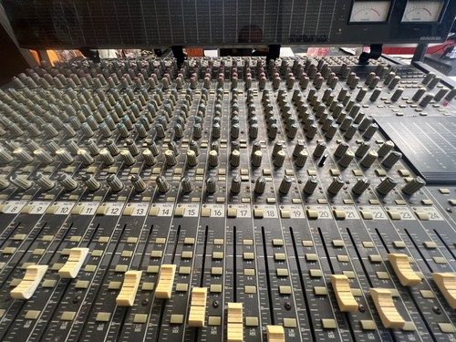 Mackie mixing console - mixing,
