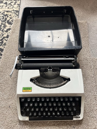 Vintage brother 100 typewriter - 100,