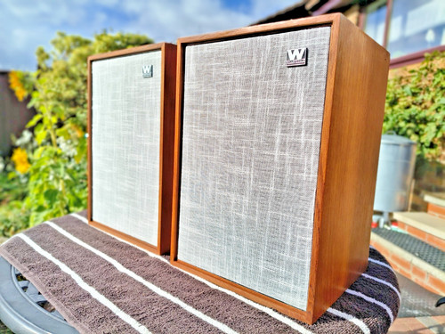 Beautiful 1975 vintage - beautiful,