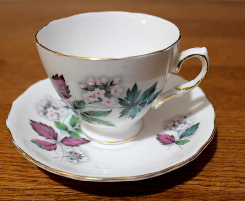 Vintage royal vale white - vintage,
