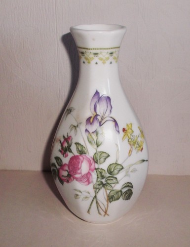 Royal doulton camilla bud - doulton,