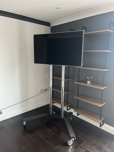Samsung smart and stand - tv,