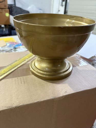 Small plastic urn - small,
