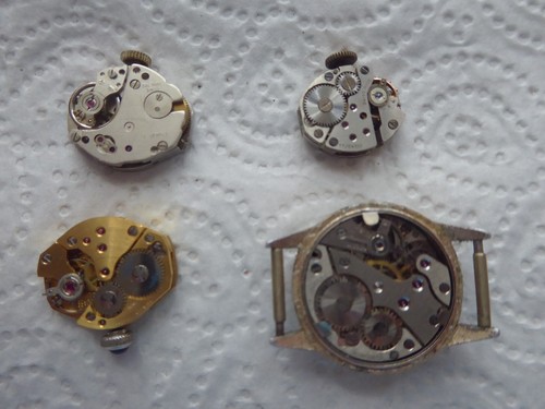Small manual watch - 4,