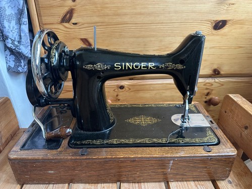 Beautiful vintage singer - vintage,