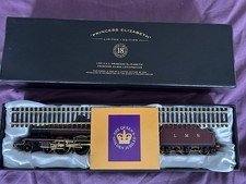 Hornby R2215 Princess