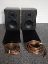 GALE Silver Monitor Bookshelf