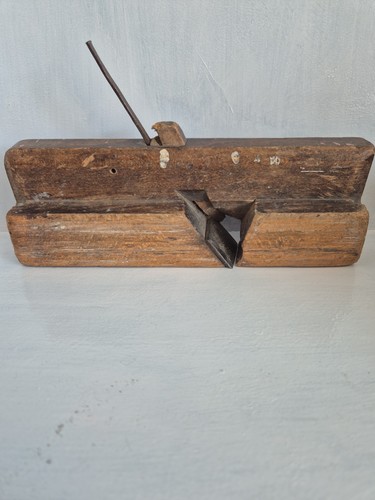 Antique wooden moulding - moulding, plane