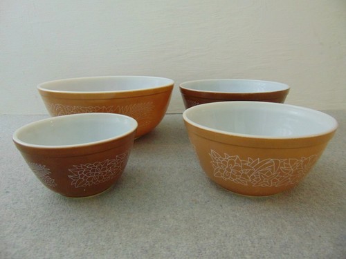 Vintage pyrex wooland floral - vintage,
