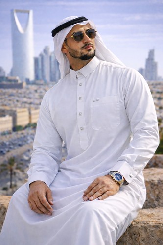 Men thobe jubba high - thobe, in