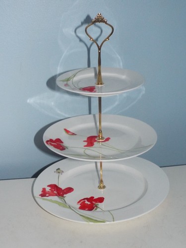 Aynsley meadow poppy pattern - poppy,