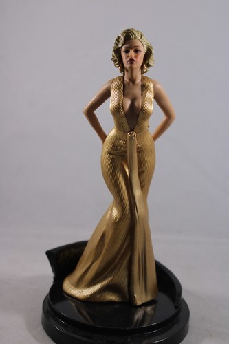 Marilyn monroe statue - monroe,