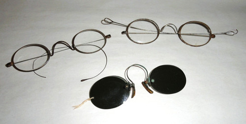 Antique 1800s eyeglasses - antique,