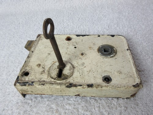 Vintage white surface - surface, mount