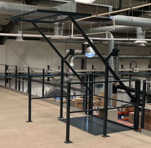 Mezzanine floor pallet gate - pallet,