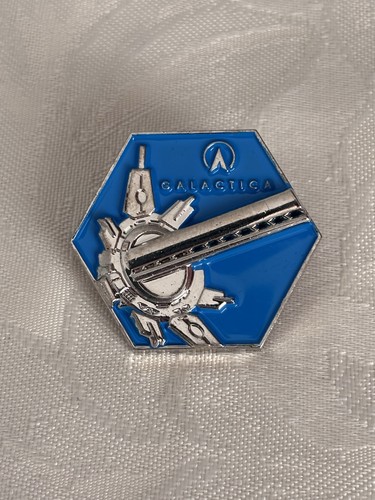 Alton towers pin - badge,