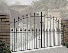 Driveway gates arched double