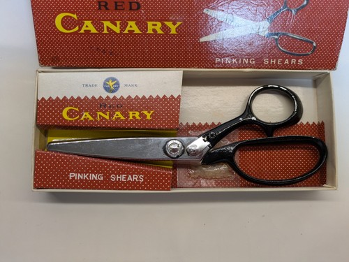 Vintage red canary - red, pinking