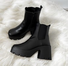 Women’s Black Chunky Block