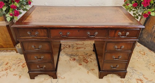 Vintage mahogany pedestal - mahogany,
