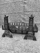 CAST IRON FIREPLACE / FIRE