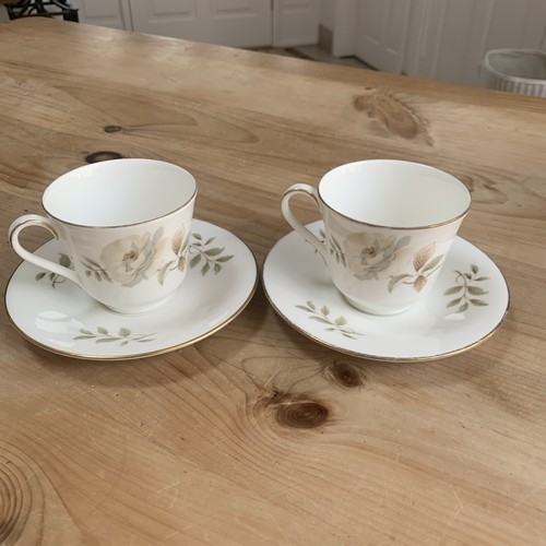 Teacups and saucers royal - teacups,