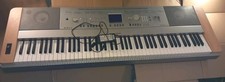 Yamaha DGX-640 Portable Grand