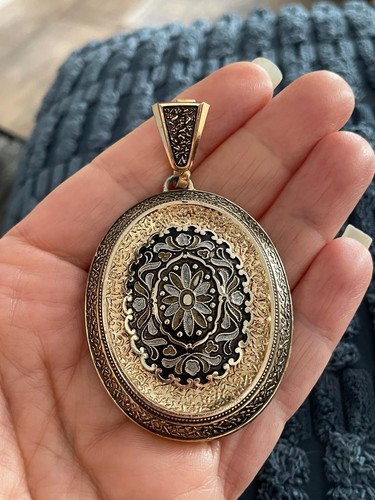 Vintage gold tone ornate - gold,