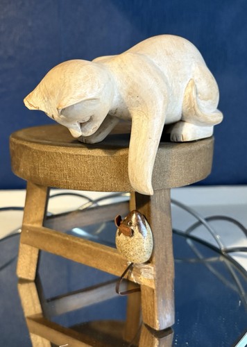 Small legged wooden display - legged,