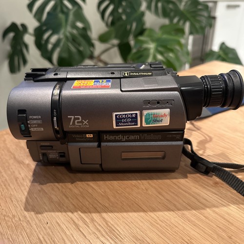 Sony ccd trv35e - mini, dv