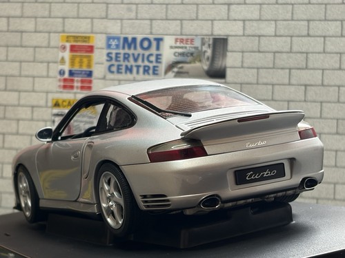 Boxed autoart 77832 - 1:18,