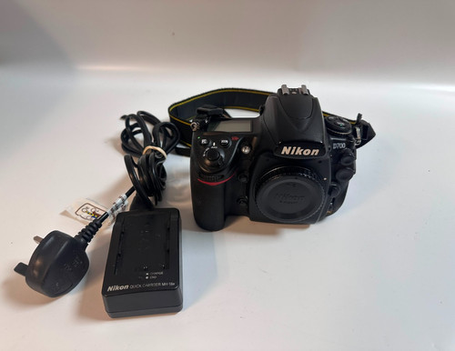 Nikon d700 camera - nikon,