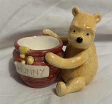 Disney Classic Pooh A2306 Ceramic Pooh EggCup Enesco Border Fine Art